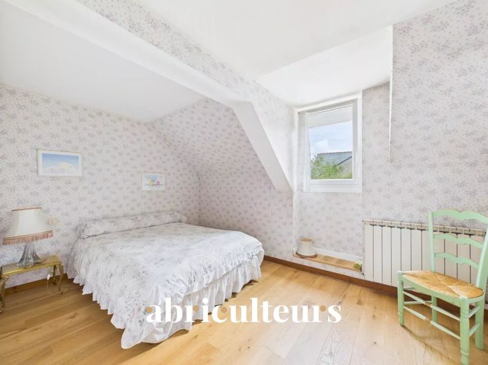 Image No.6-4 Bed House for sale