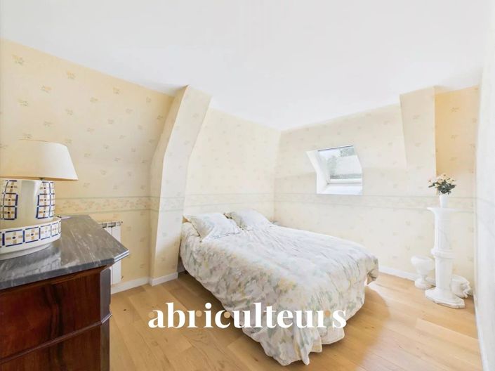 Image No.7-4 Bed House for sale