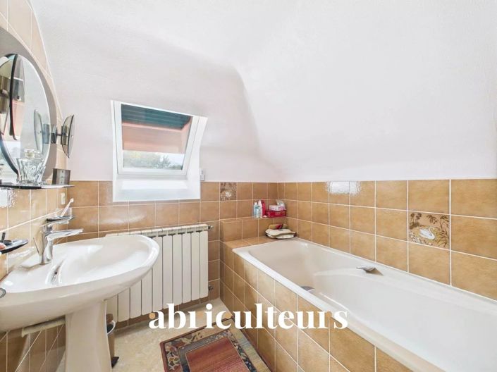 Image No.8-4 Bed House for sale