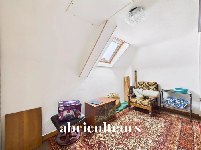 Image No.9-4 Bed House for sale