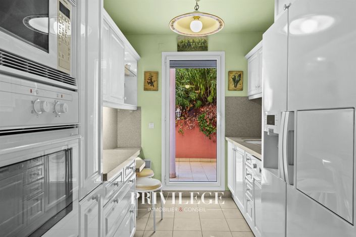 Image No.17-3 Bed House for sale