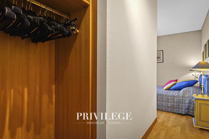 Image No.19-3 Bed House for sale