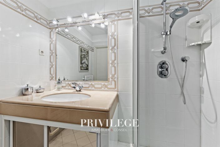 Image No.20-3 Bed House for sale