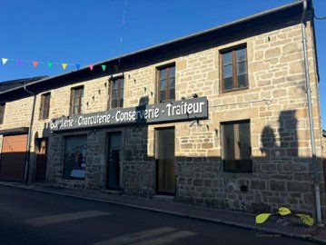 1 - Peyrat-le-Château, Property