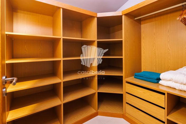 Image No.37-3 Bed House for sale