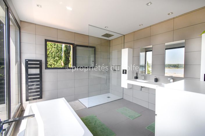 Image No.16-4 Bed House for sale