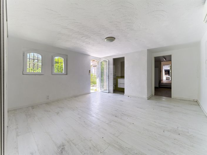 Image No.14-4 Bed House for sale