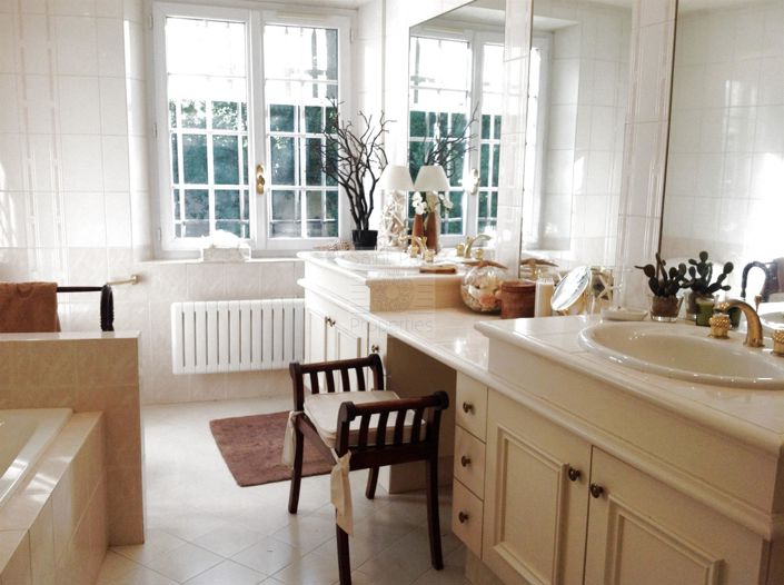 Image No.9-4 Bed House for sale