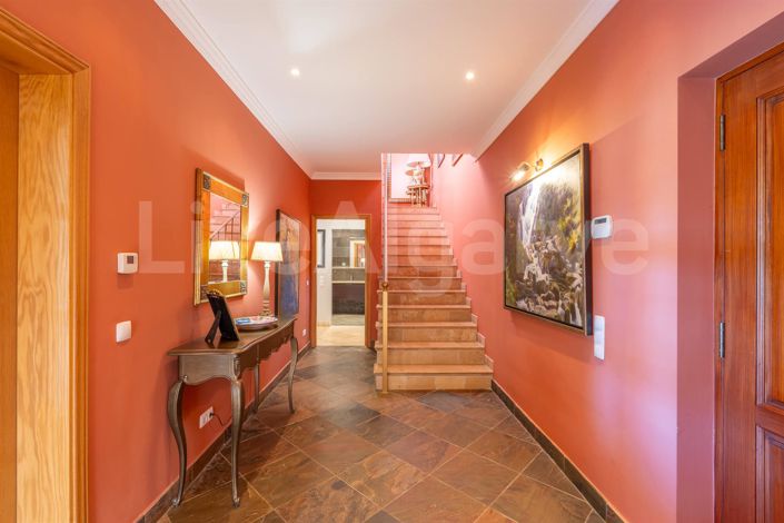 Image No.14-4 Bed House for sale