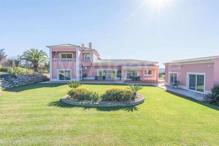 Image No.2-4 Bed House for sale