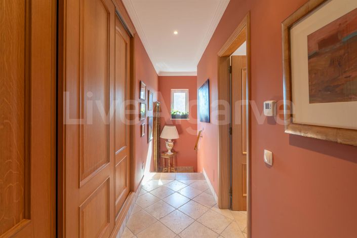 Image No.29-4 Bed House for sale