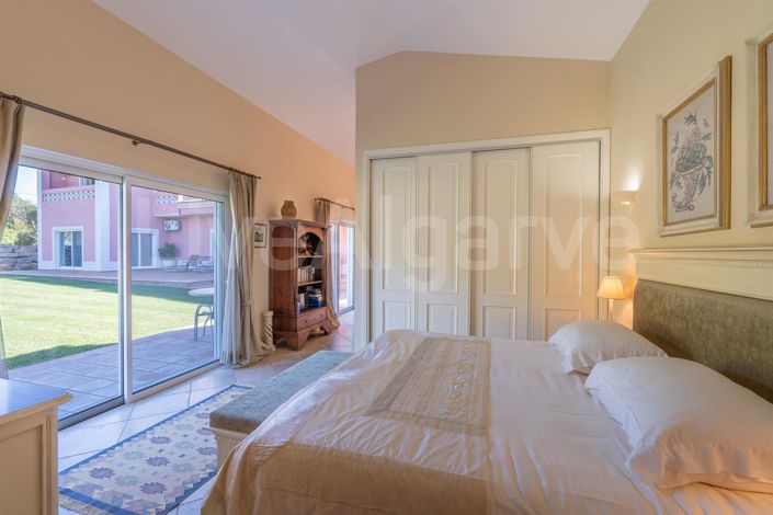 Image No.38-4 Bed House for sale