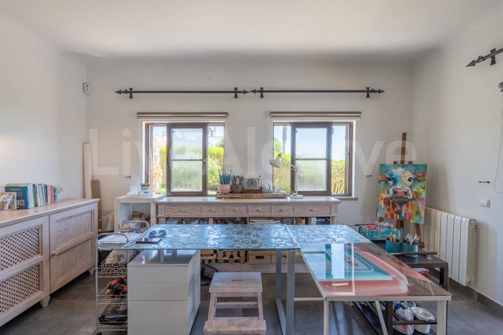 Image No.10-4 Bed House for sale