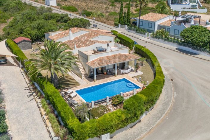 Image No.2-4 Bed House for sale