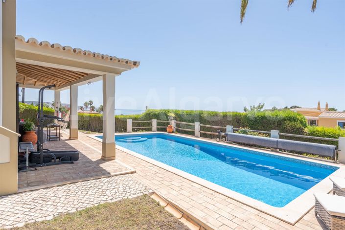 Image No.20-4 Bed House for sale