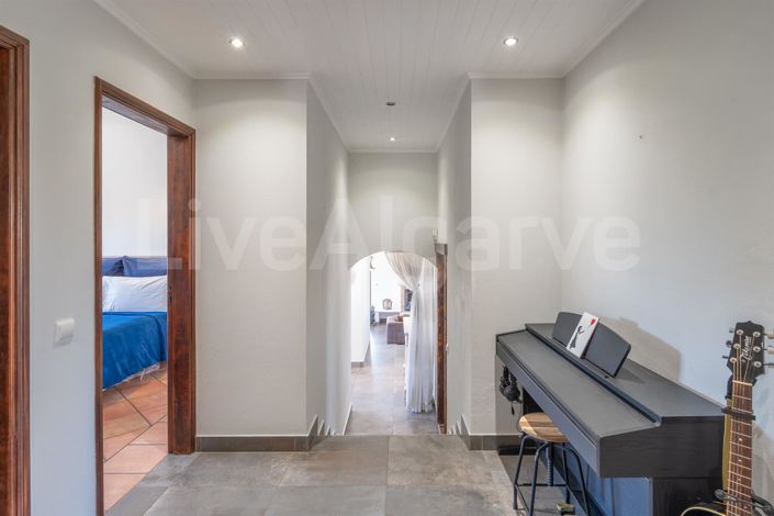 Image No.33-4 Bed House for sale