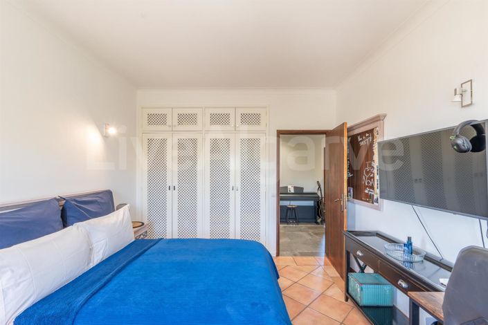 Image No.35-4 Bed House for sale