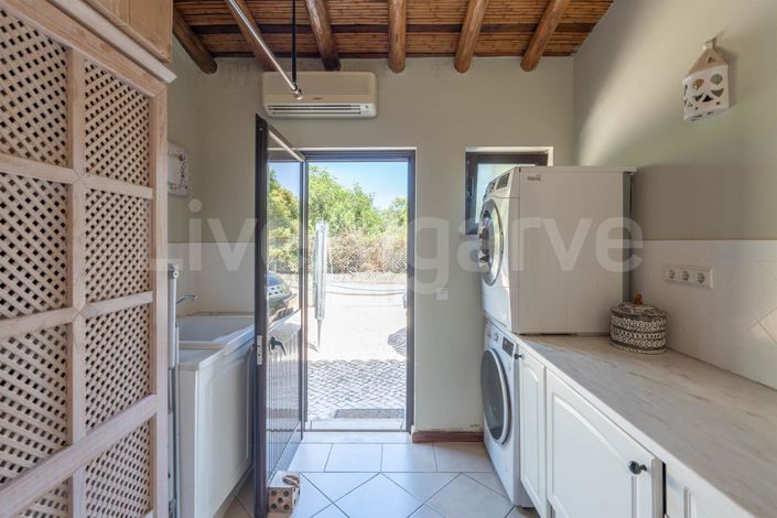 Image No.42-4 Bed House for sale