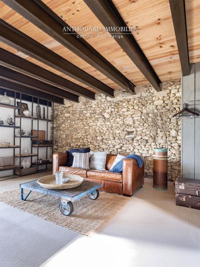 Image No.10-3 Bed House for sale