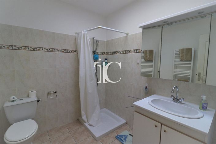 Image No.9-3 Bed House for sale