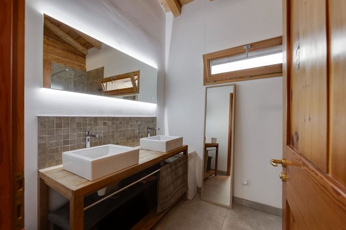 Image No.13-7 Bed House for sale