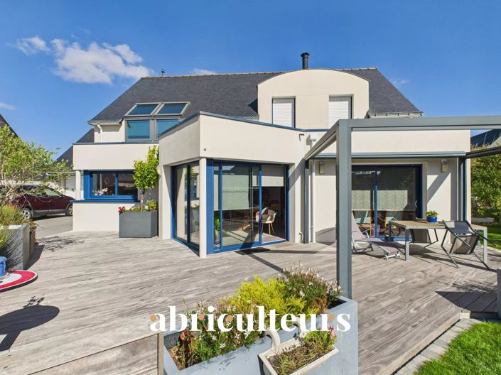 Image No.1-7 Bed House for sale