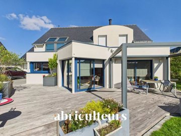 7 Bed House for sale