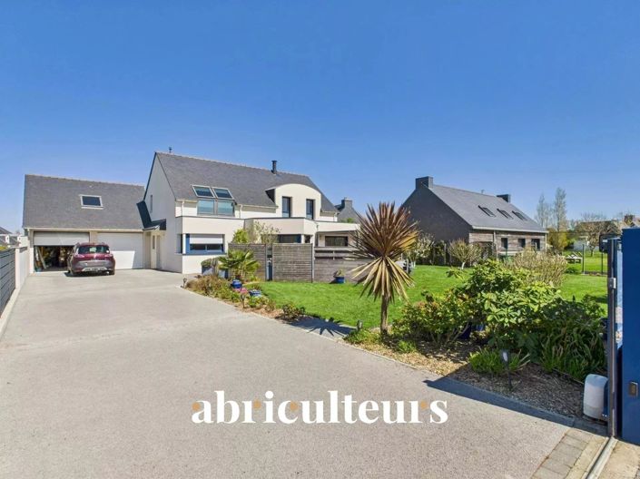 Image No.10-7 Bed House for sale