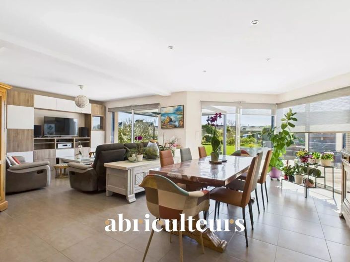 Image No.12-7 Bed House for sale