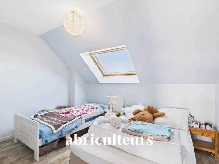 Image No.18-7 Bed House for sale