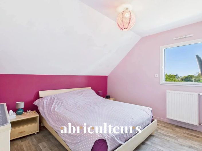 Image No.20-7 Bed House for sale