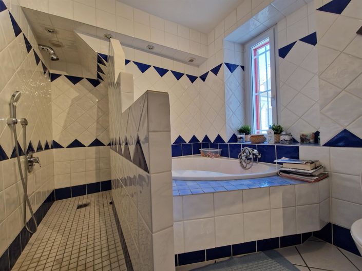 Image No.12-4 Bed House for sale