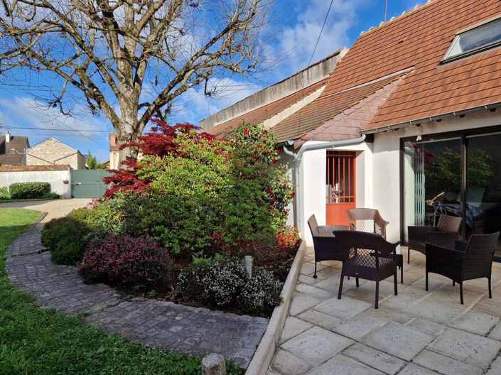 Image No.2-4 Bed House for sale