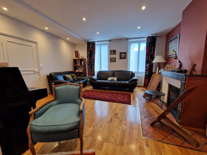 Image No.7-4 Bed House for sale