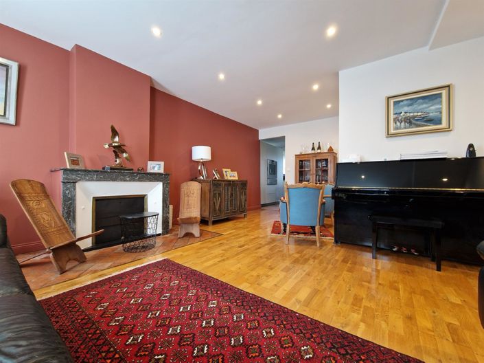 Image No.8-4 Bed House for sale