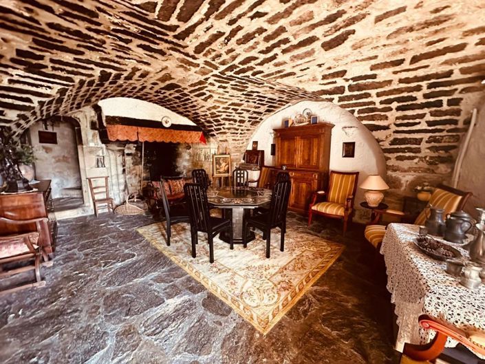 Image No.16-6 Bed House for sale