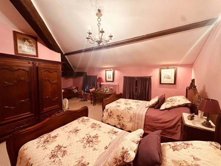 Image No.22-6 Bed House for sale