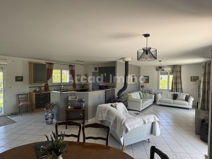 Image No.3-4 Bed House for sale