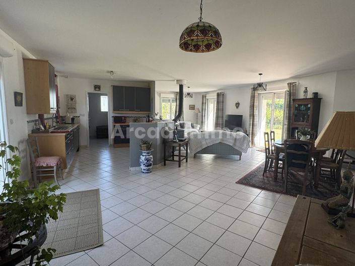 Image No.4-4 Bed House for sale