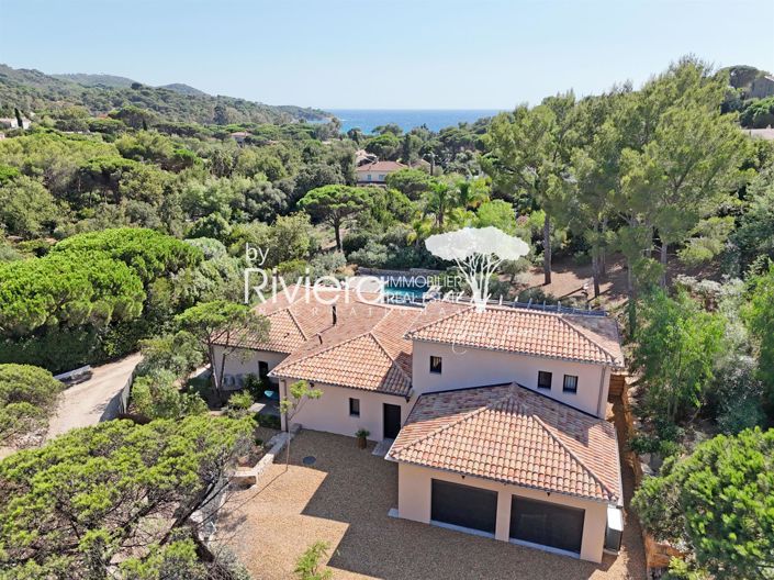 Image No.2-4 Bed House for sale