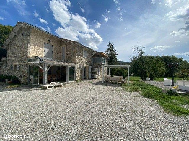 Image No.30-4 Bed House for sale