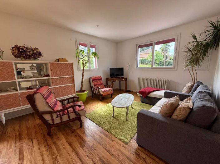 Image No.4-6 Bed House for sale