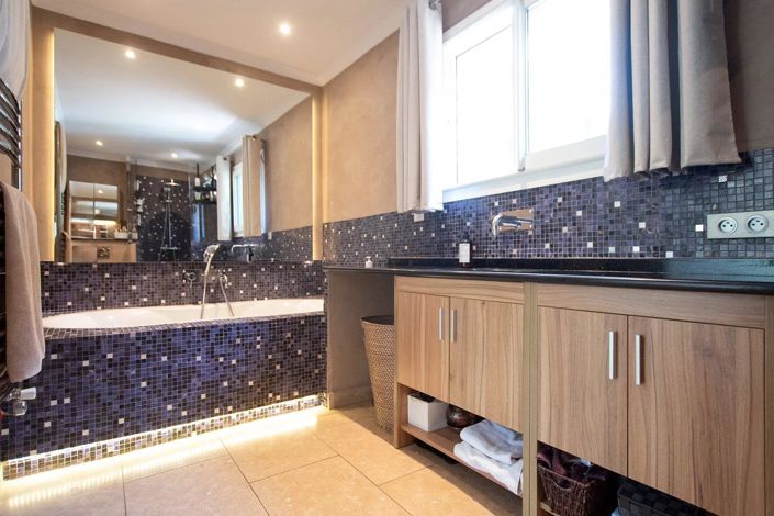 Image No.19-5 Bed House for sale