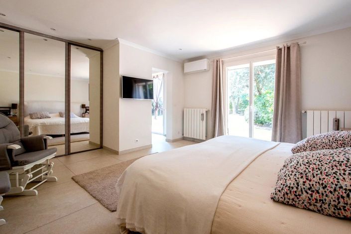 Image No.20-5 Bed House for sale