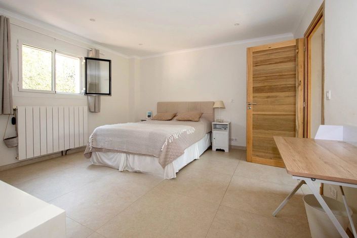 Image No.21-5 Bed House for sale