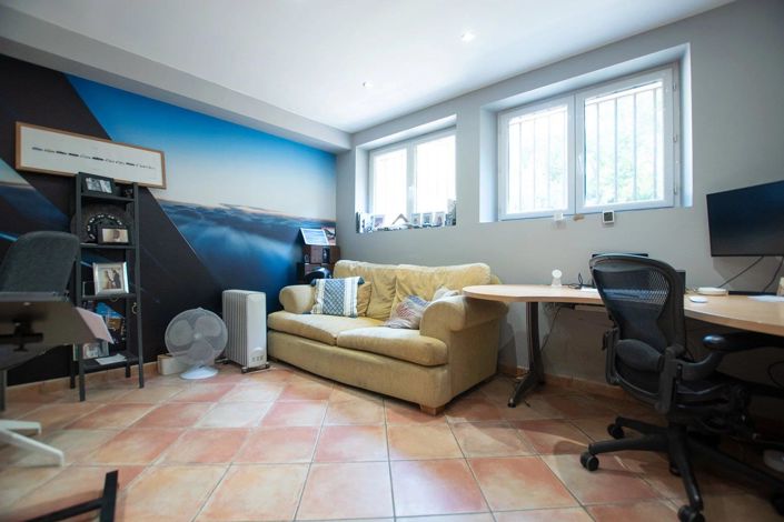 Image No.38-5 Bed House for sale