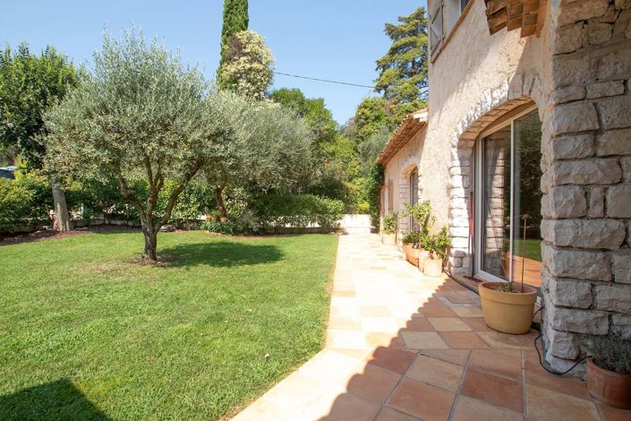 Image No.4-5 Bed House for sale