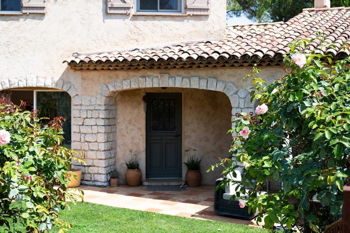 Image No.50-5 Bed House for sale