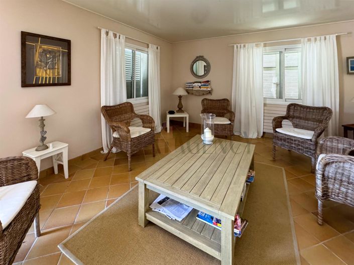 Image No.5-5 Bed House for sale