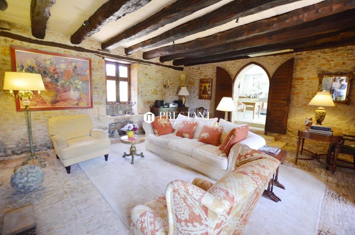 Image No.2-Propriété de 8 chambres à vendre à Montignac